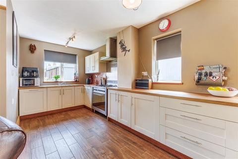 67 Albert Road, Evesham, WR11 4LA