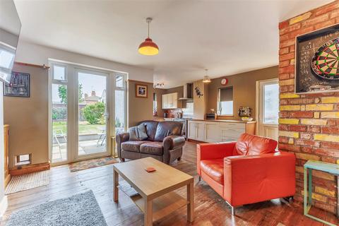 67 Albert Road, Evesham, WR11 4LA
