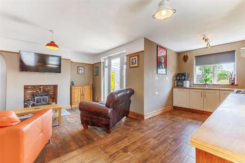 67 Albert Road, Evesham, WR11 4LA