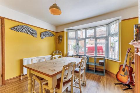67 Albert Road, Evesham, WR11 4LA