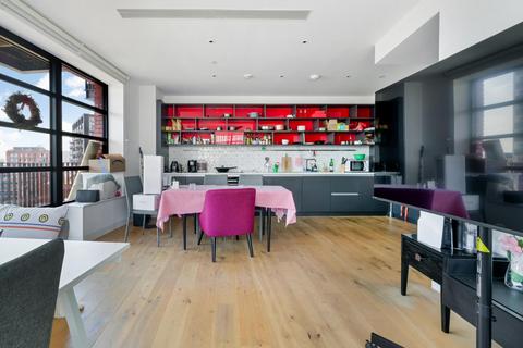 3 bedroom apartment to rent, Defoe House, London City Island, E14
