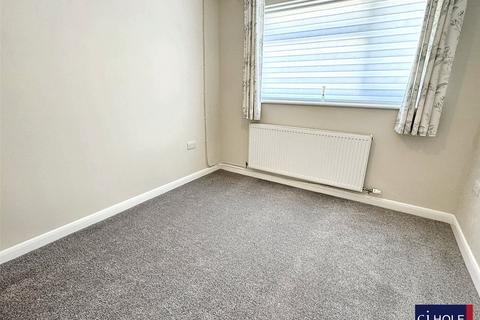13 Anbrook Crescent, Hucclecote, Gloucester, GL3 3HL