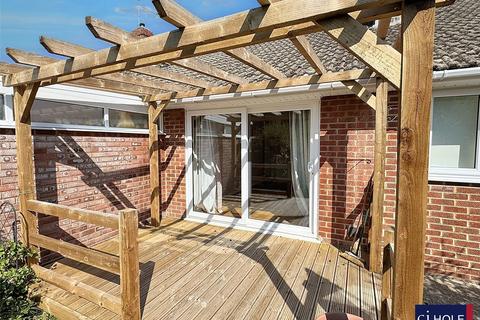 13 Anbrook Crescent, Hucclecote, Gloucester, GL3 3HL