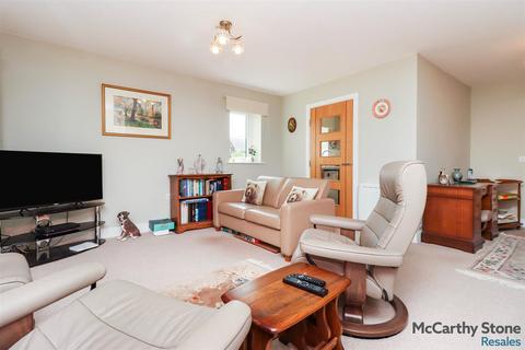 2 bedroom apartment for sale, McKinlay Court, Tresham Close, Kettering