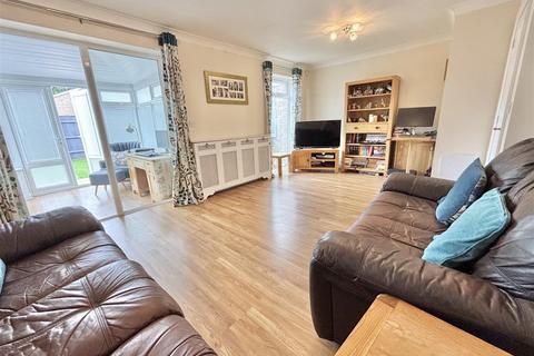 8a Dacombe Drive, Poole, BH16 5JL