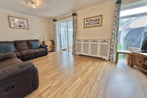 8a Dacombe Drive, Poole, BH16 5JL