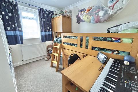 8a Dacombe Drive, Poole, BH16 5JL