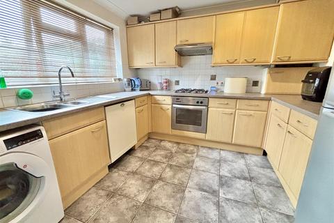 8a Dacombe Drive, Poole, BH16 5JL