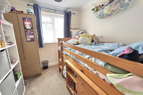 8a Dacombe Drive, Poole, BH16 5JL