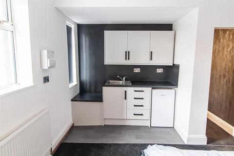 1 bedroom in a house share to rent - Priory Road, Gedling, Nottingham