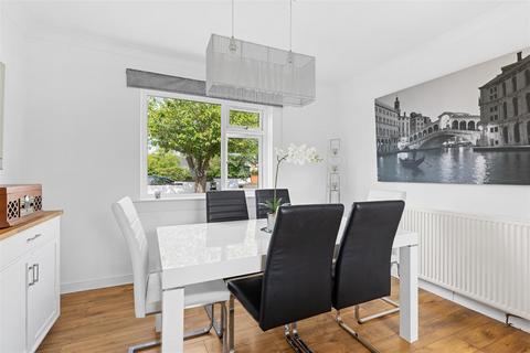 32 Spoutwells Road, Scone, Perth, PH2 6RW