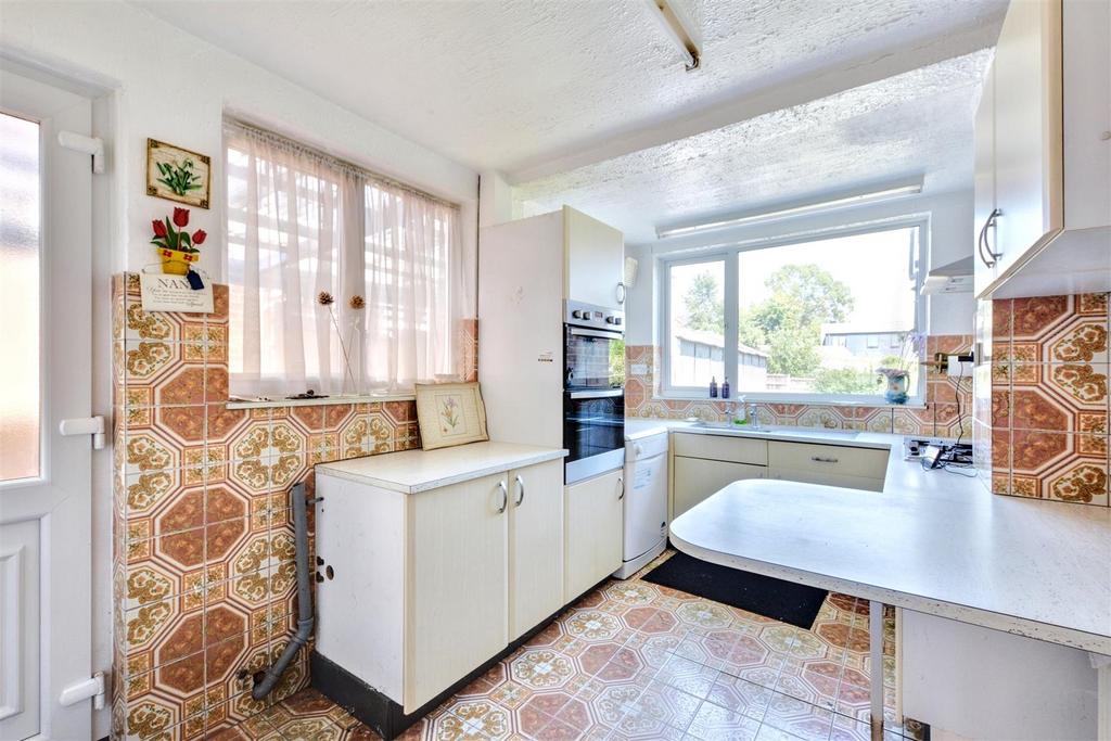 Kitchen 1.jpeg