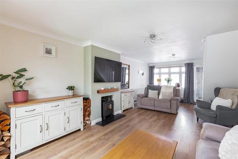 39 Saxon Close, Northfleet, Gravesend, DA11 8HA