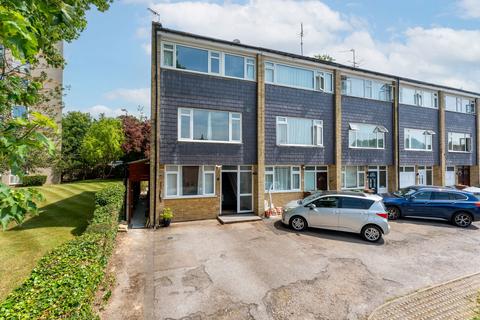 44 Effingham Close, Sutton, SM2 6AG