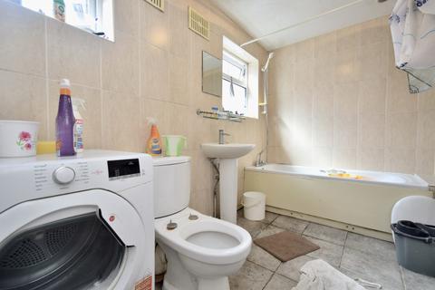3 bedroom terraced house for sale, Wand Street, Off Melton Road, Leicester, LE4