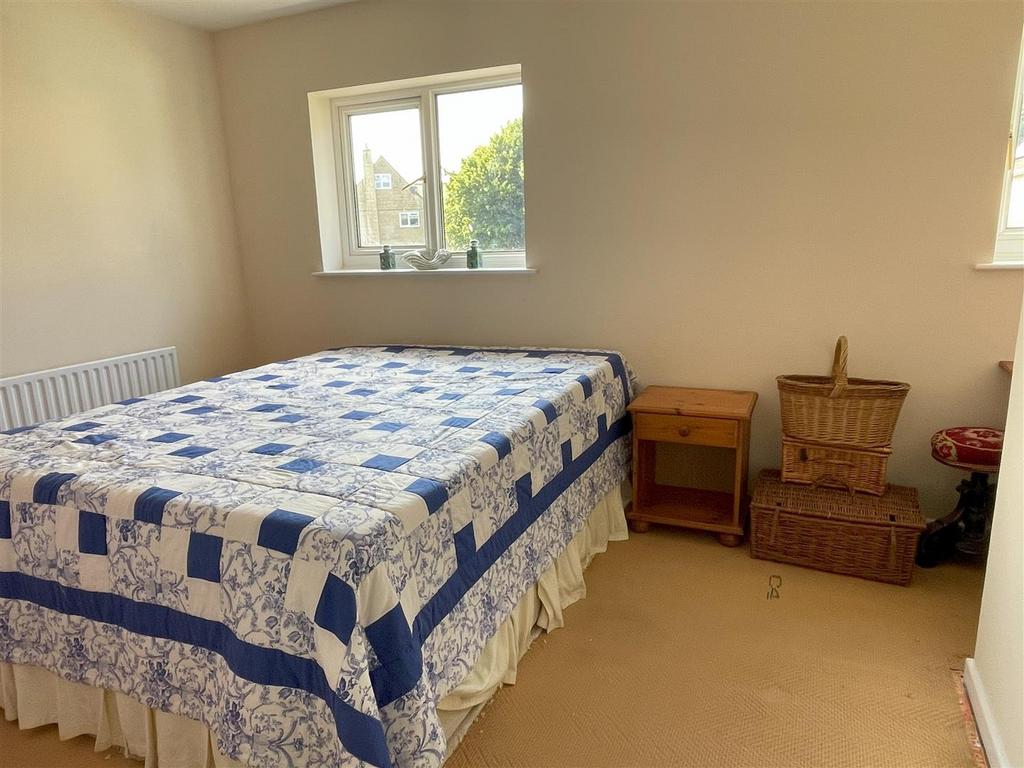 Bedroom 01.jpeg