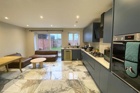 undefined, Fern Lane, Hounslow
