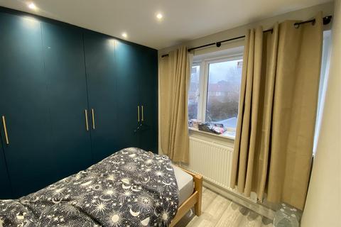 undefined, Fern Lane, Hounslow