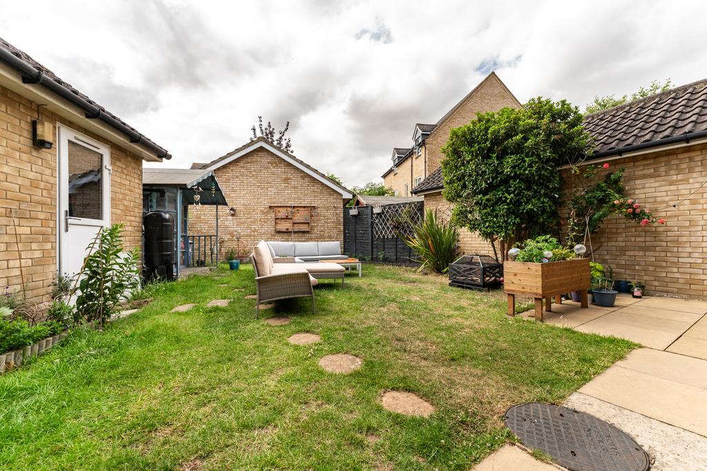 5 New Hall Lane, Cambourne (23)