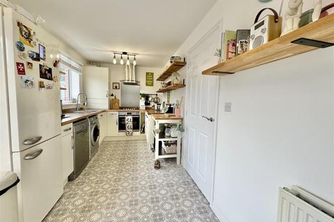 4 bedroom detached house for sale, Kestrel Road, Redbrook S75 1AL