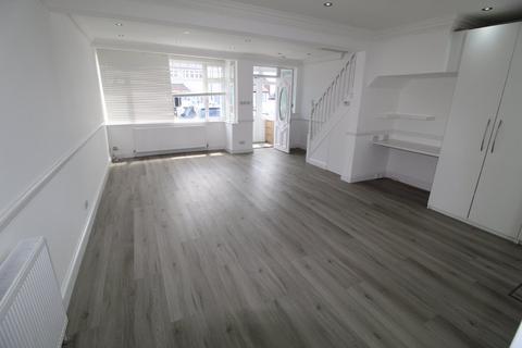 32 Millais Gardens, Edgware, HA8 5SY