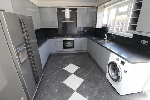 32 Millais Gardens, Edgware, HA8 5SY