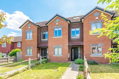 Church Road, Worcester Park KT4