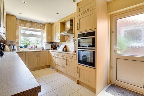 4 bedroom detached house for sale, Holywell Road, Studham, Bedfordshire, LU6
