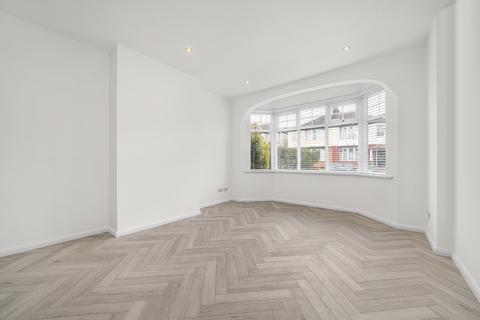 4 bedroom semi-detached house to rent, Ashgrove Road, Bromley BR1