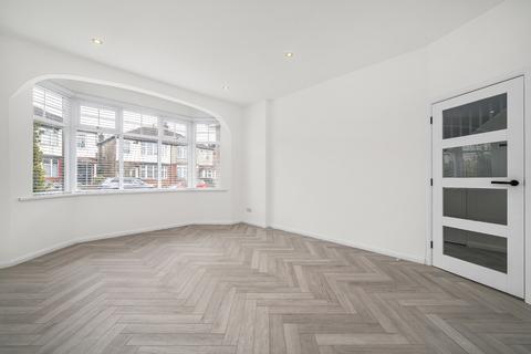 4 bedroom semi-detached house to rent, Ashgrove Road, Bromley BR1