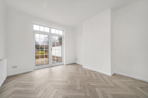 4 bedroom semi-detached house to rent, Ashgrove Road, Bromley BR1