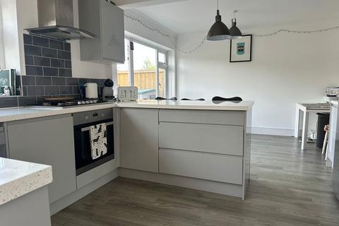 4 bedroom semi-detached house for sale, Ramsgate Road, Broadstairs CT10