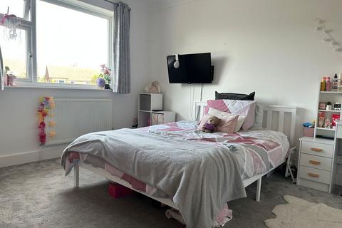 4 bedroom semi-detached house for sale, Ramsgate Road, Broadstairs CT10
