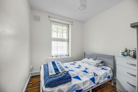 2 bedroom flat for sale, George Row, London SE16