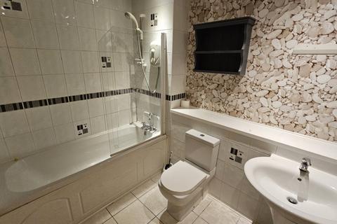 2 bedroom apartment to rent, Leecrest House, Ardsley