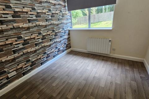 2 bedroom apartment to rent, Leecrest House, Ardsley