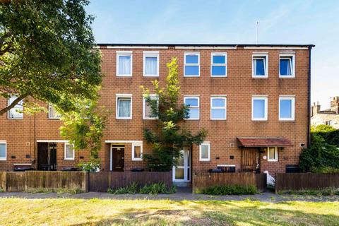 20 Lyneham Walk, London, E5 0HX