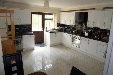 undefined, Halfway Avenue, Luton LU4