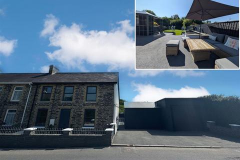 undefined, Llanpumsaint, Carmarthen