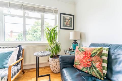 2 bedroom flat for sale, Holyoake Walk, W5