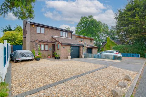 3 bedroom detached house for sale, THORNHILL! POPULAR CUL-DE-SAC LOCATION! STUNNING KITCHEN!