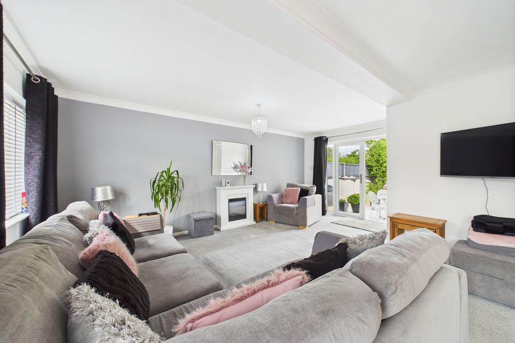 Lounge / dining room