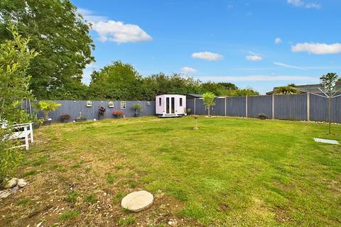 3 bedroom detached bungalow for sale, Heathlands Drive, Croxton, IP24