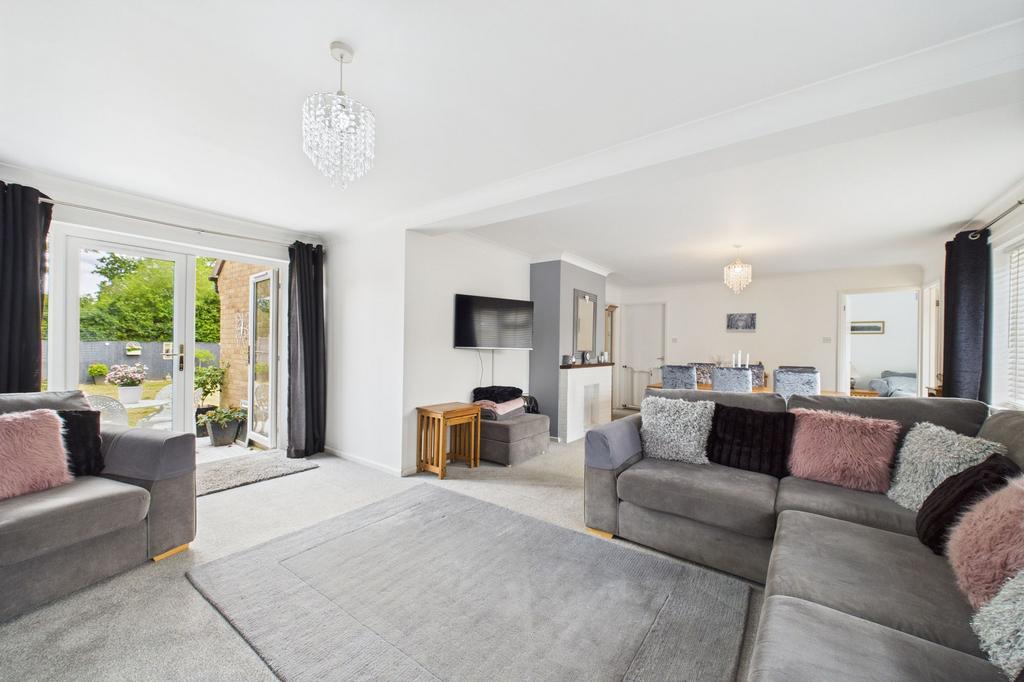 Lounge / dining room