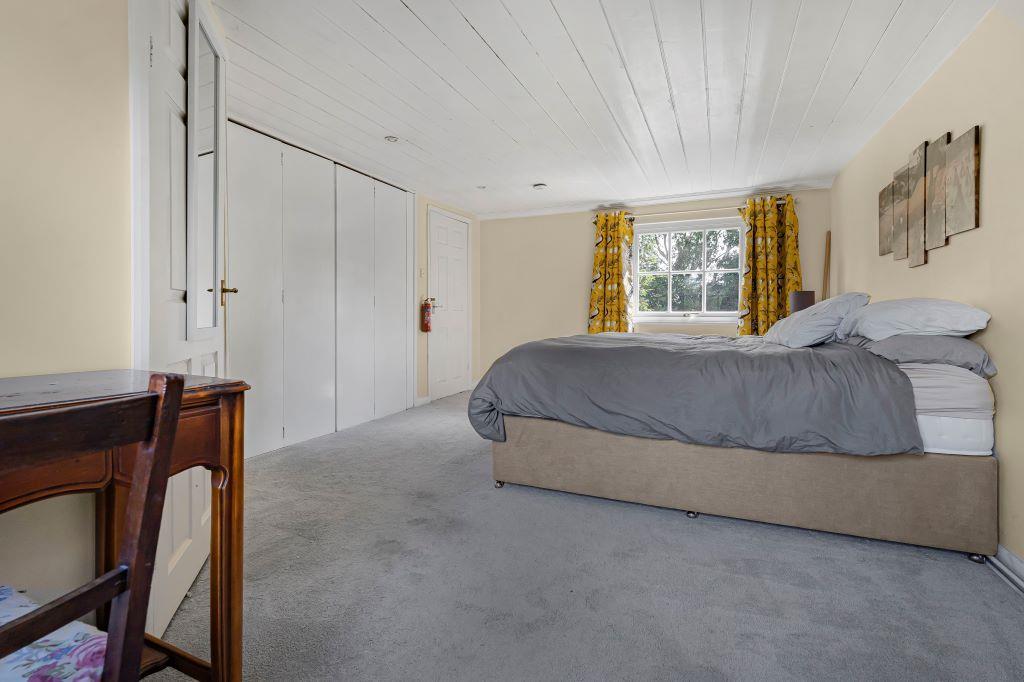Bed4.JPG