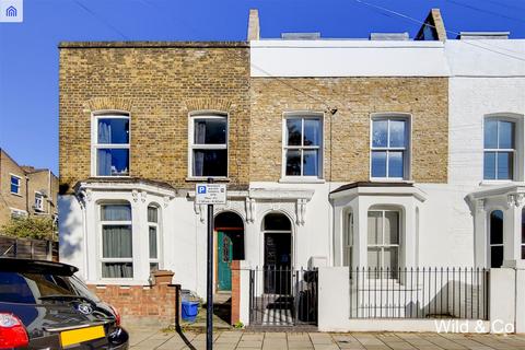 2 bedroom flat for sale, Clifden Road, Hackney