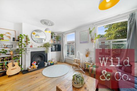 2 bedroom flat for sale, Clifden Road, Hackney