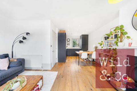 2 bedroom flat for sale, Clifden Road, Hackney