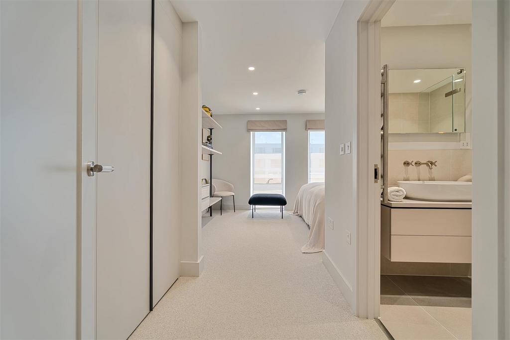 Spacious Double Bedroom with Built-in Wardrobes