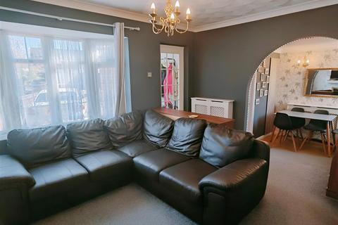 2 bedroom detached bungalow for sale, Keegan Place, Canvey Island SS8